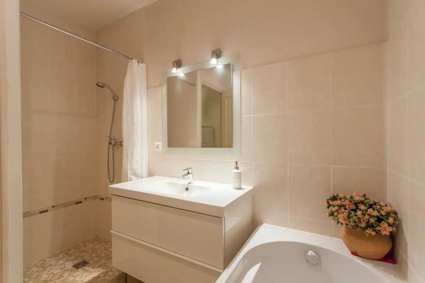 Chambre Privee En Hyper-Centre De Grenoble Eksteriør bilde